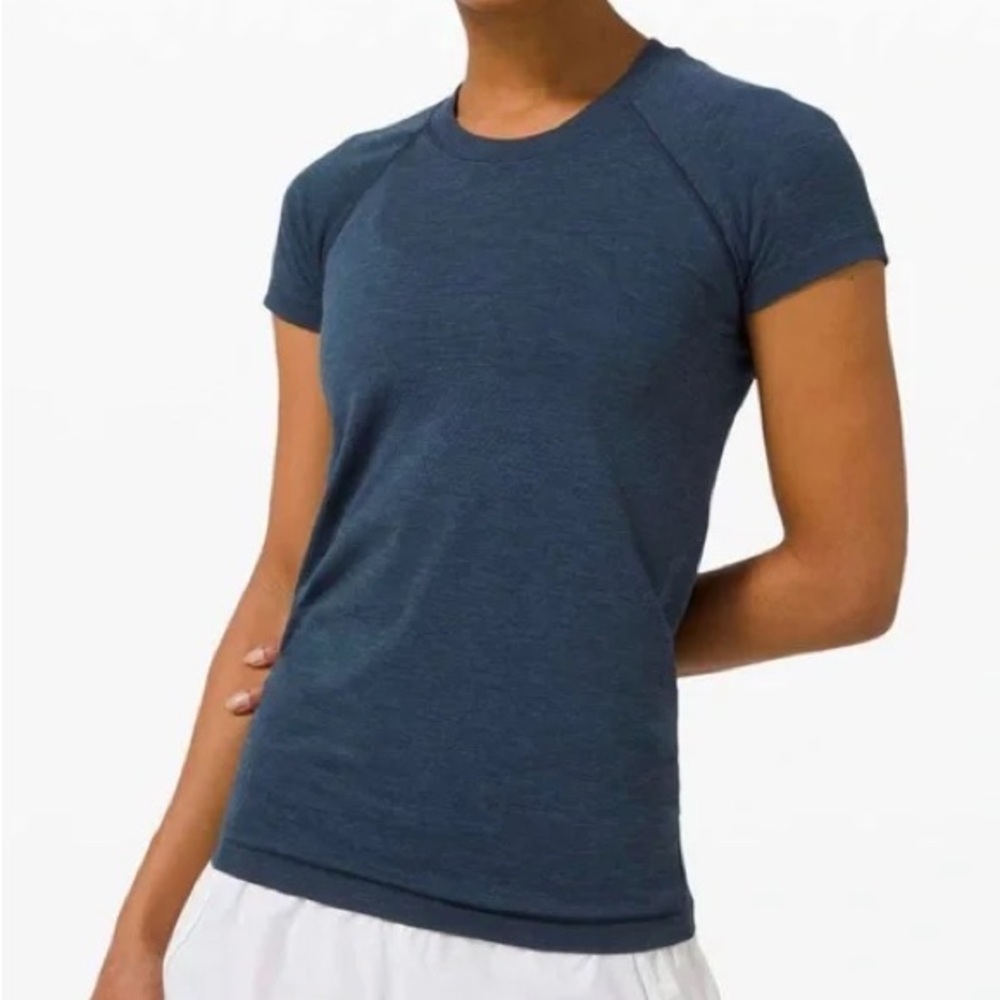Lululemon Swiftly Tech Short-Sleeve Shirt Size 8 Blue